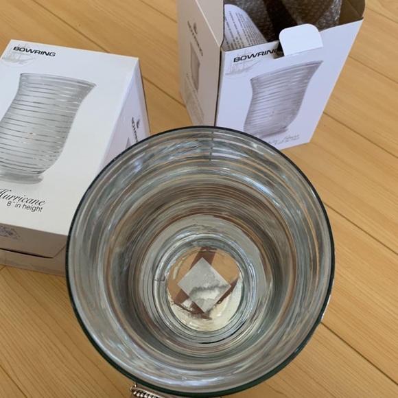 Vase - Picture 2 of 5